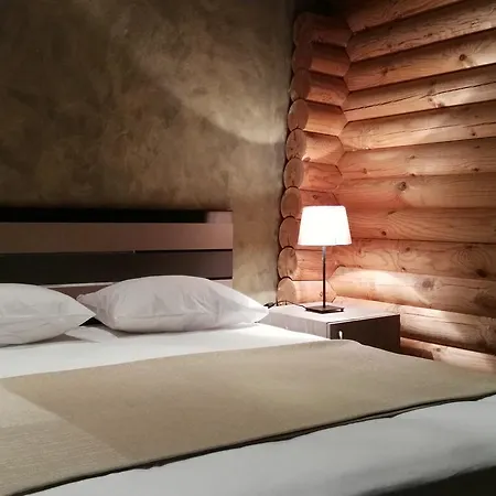 Dionysus Village Mousthéni