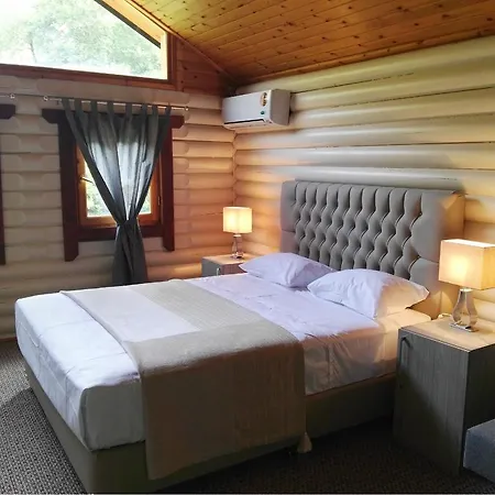 Dionysus Village Mousthéni